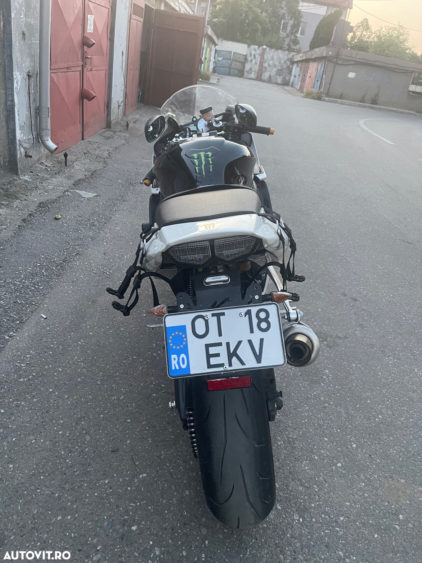 Yamaha R6 - 4