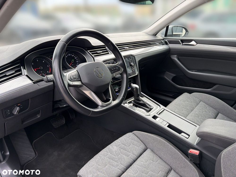 Volkswagen Passat - 10