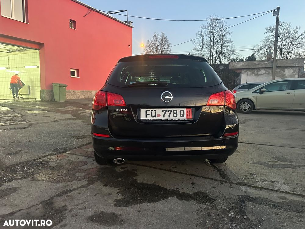Opel Astra 2.0 CDTI DPF Sports Tourer - 2
