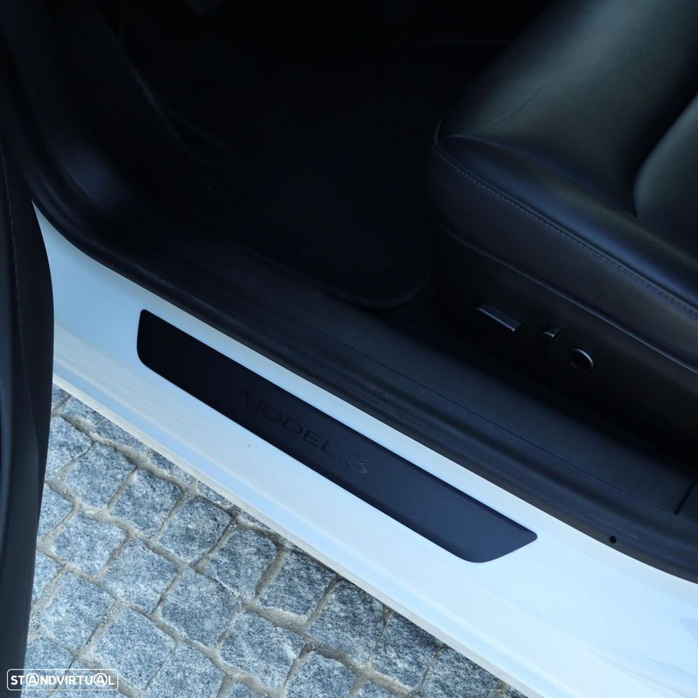 Tesla Model 3 Long-Range Dual Motor AWD - 12
