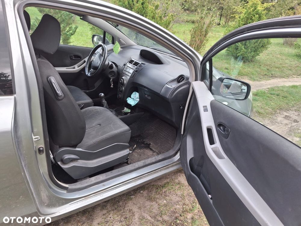 Toyota Yaris 1.0 Luna A/C - 5