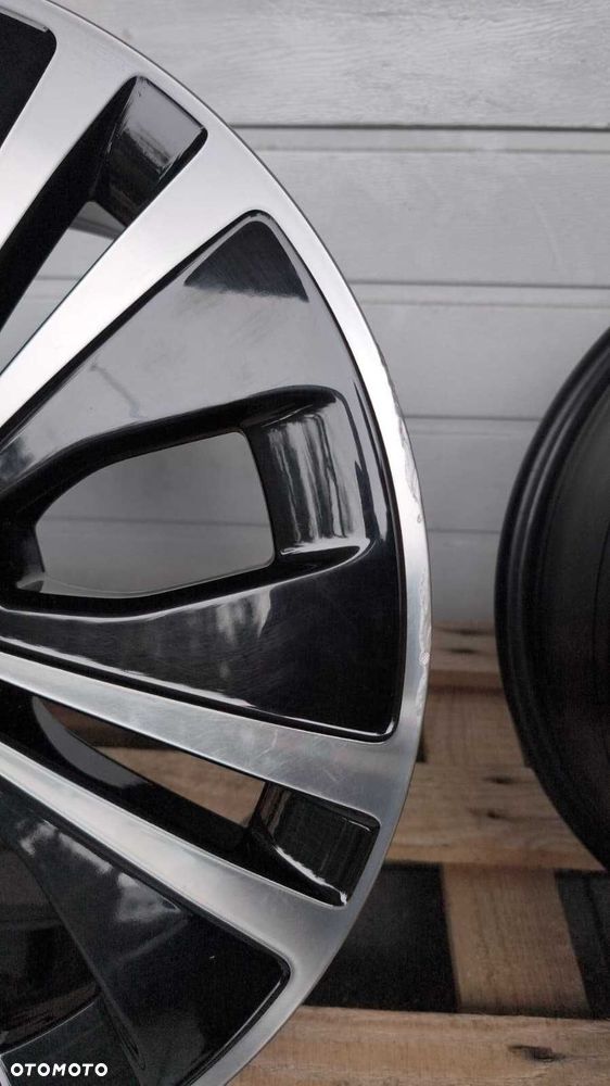 Felgi aluminiowe Mercedes E Klasa W213 18' 5x112 8J (OL718F) - 5