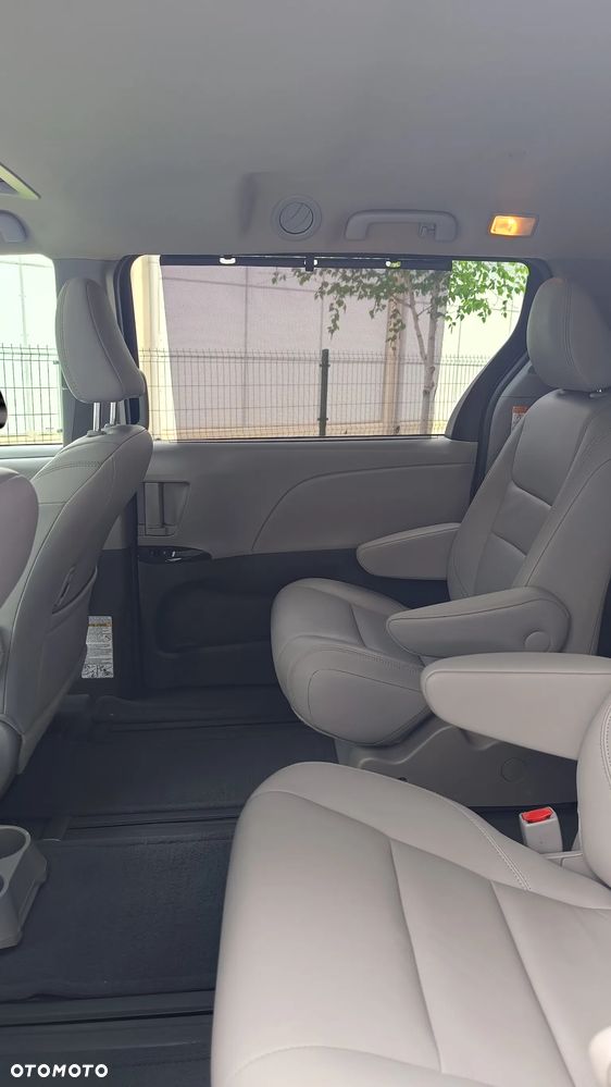 Toyota Sienna 3.5 V6 XLE AWD - 23
