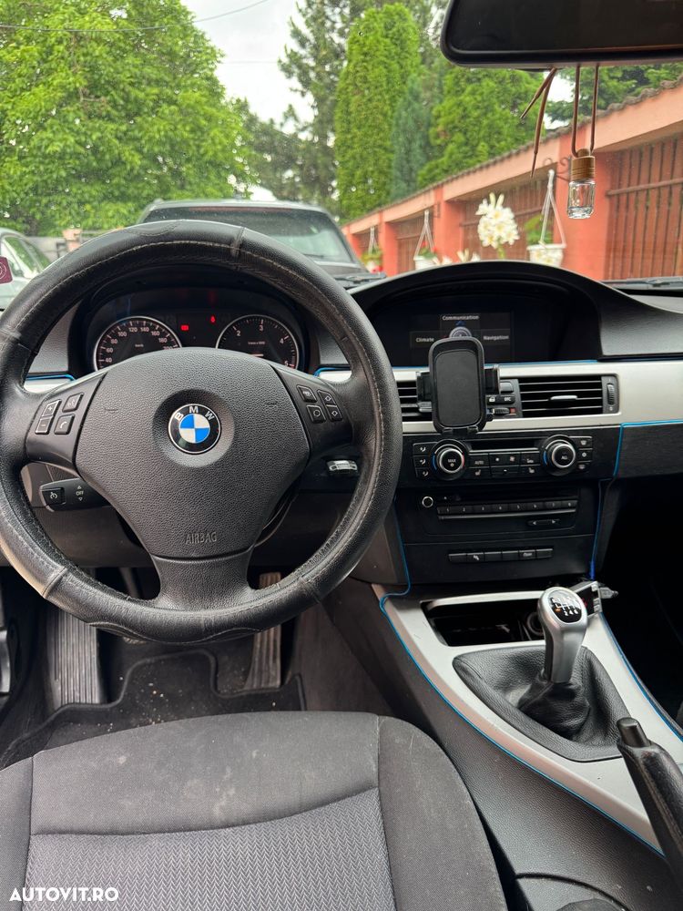 BMW Seria 3 318d - 16