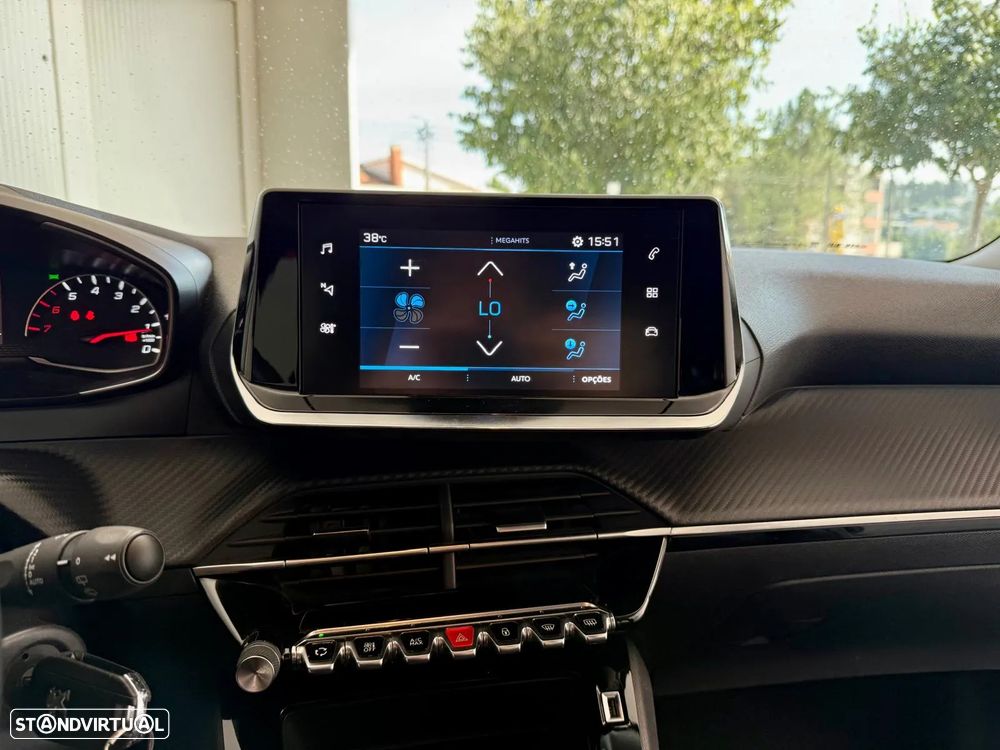Peugeot 2008 - 13