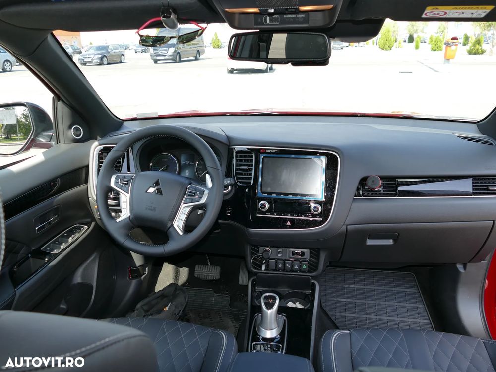 Mitsubishi Outlander PHEV 2.4 L 4X4 Instyle - 15
