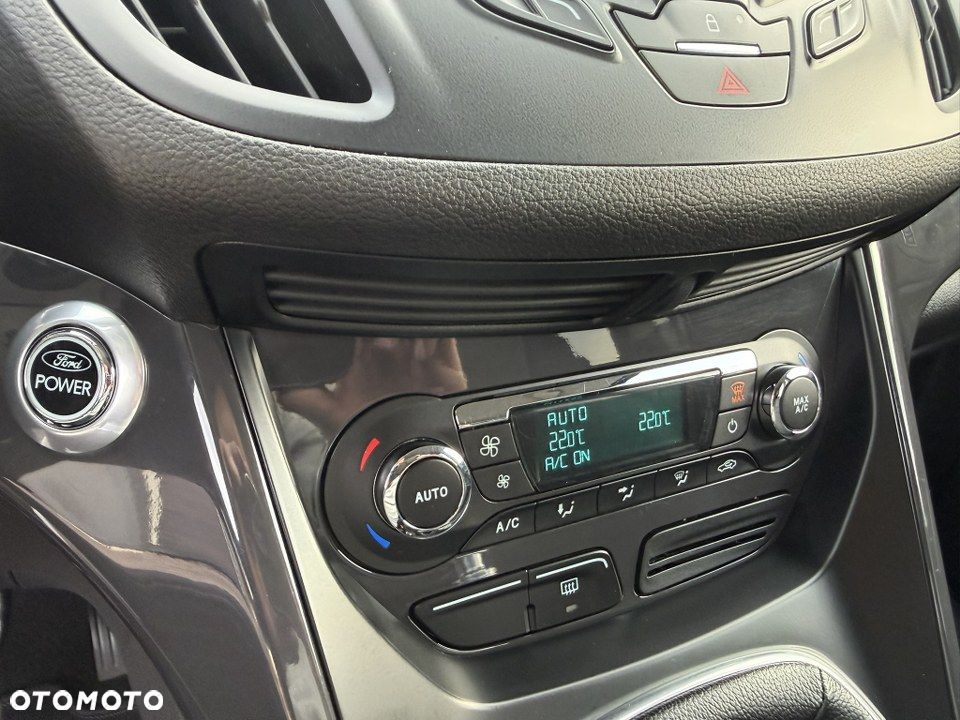 Ford Kuga 2.0 TDCi 2x4 Titanium - 25