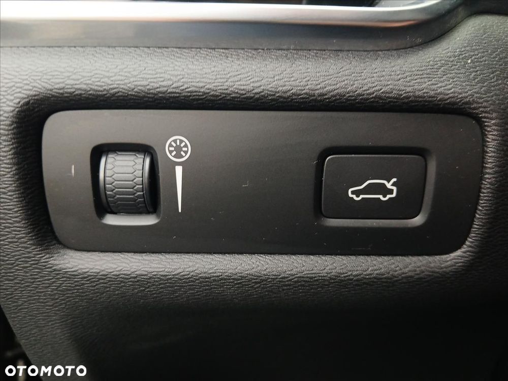Volvo V60 D3 Momentum Pro - 20