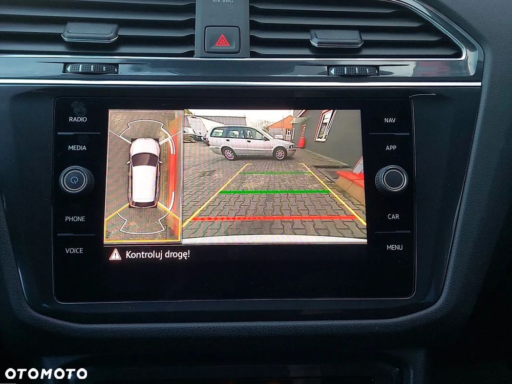 Volkswagen Tiguan - 32