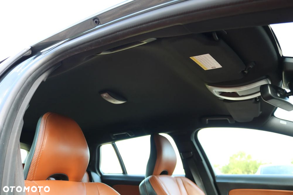 Volvo V60 D5 AWD Geartronic RDesign - 16