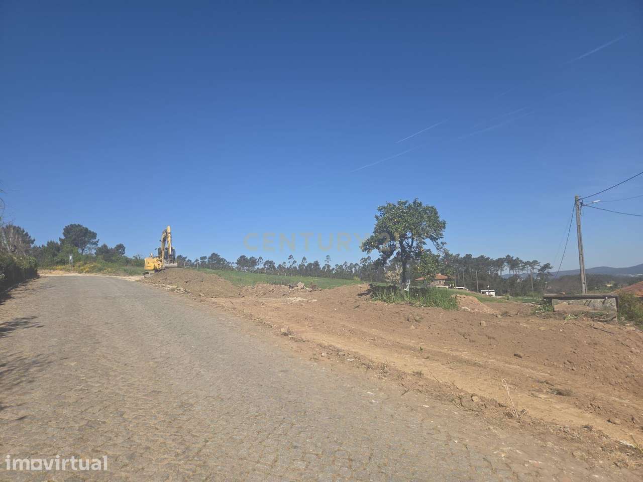 Lote para construção de moradia de três frentes, Vilar de Figos, Lote3