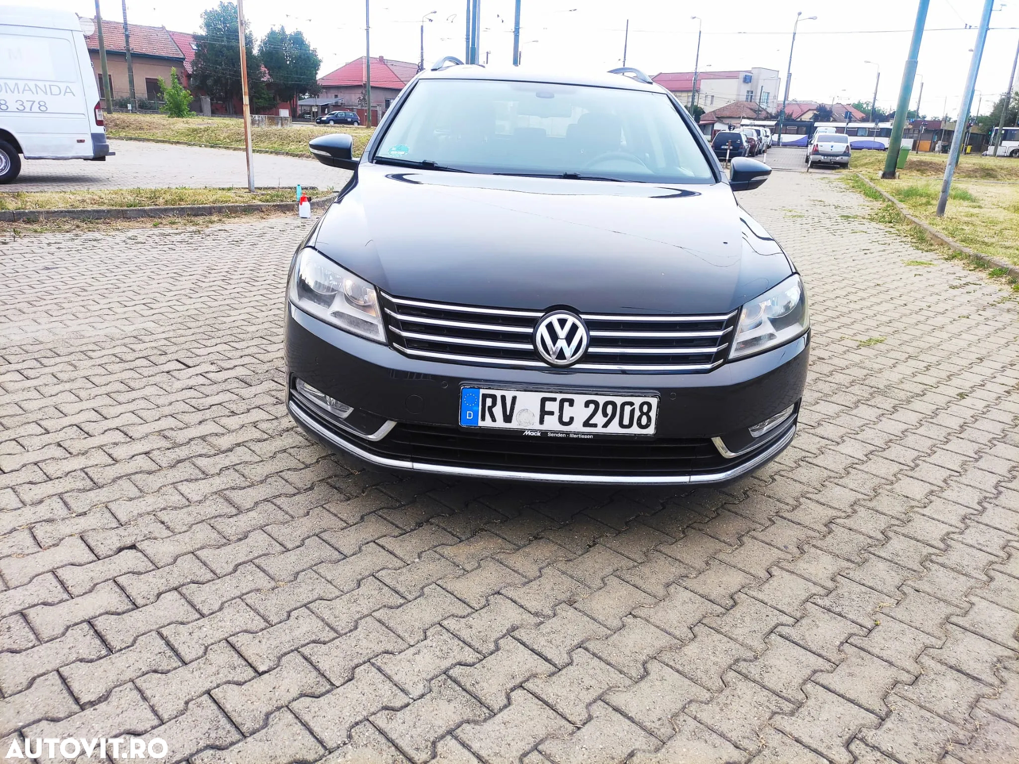 Volkswagen Passat - 12