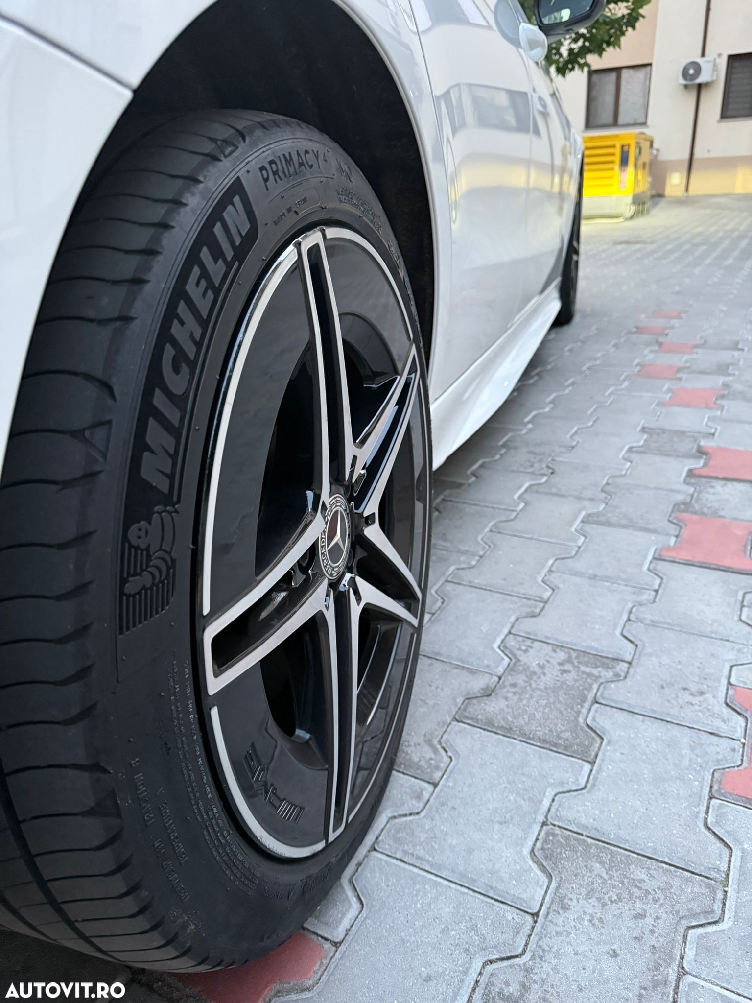 Mercedes-Benz C 300 e T 9G-TRONIC AMG Line Advanced - 17