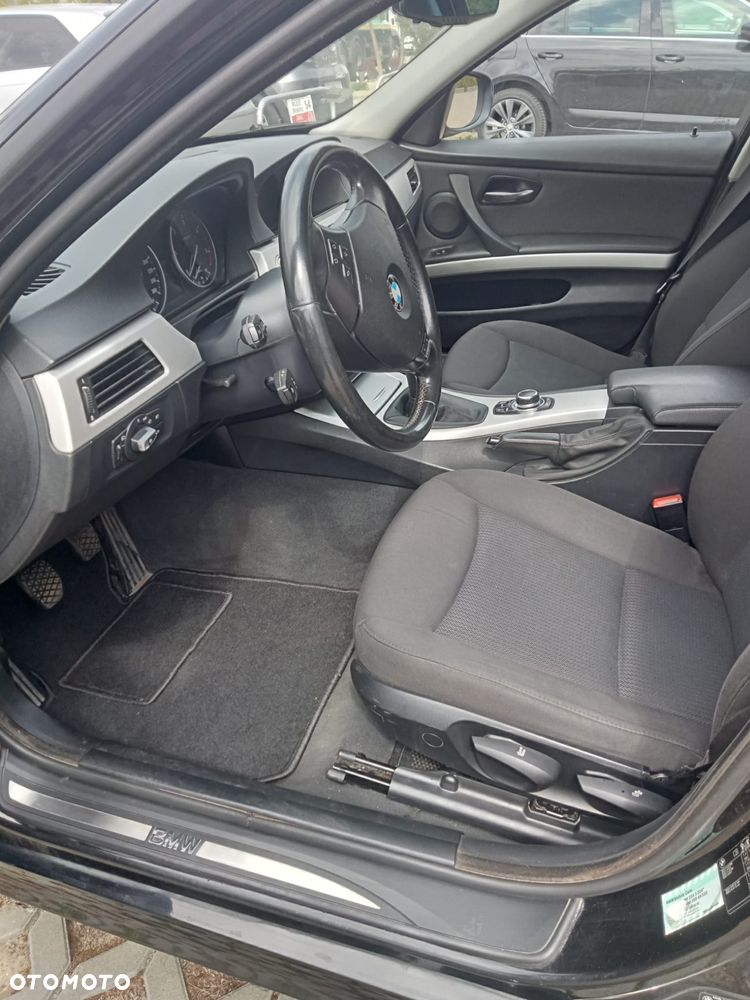 BMW Seria 3 318d - 8
