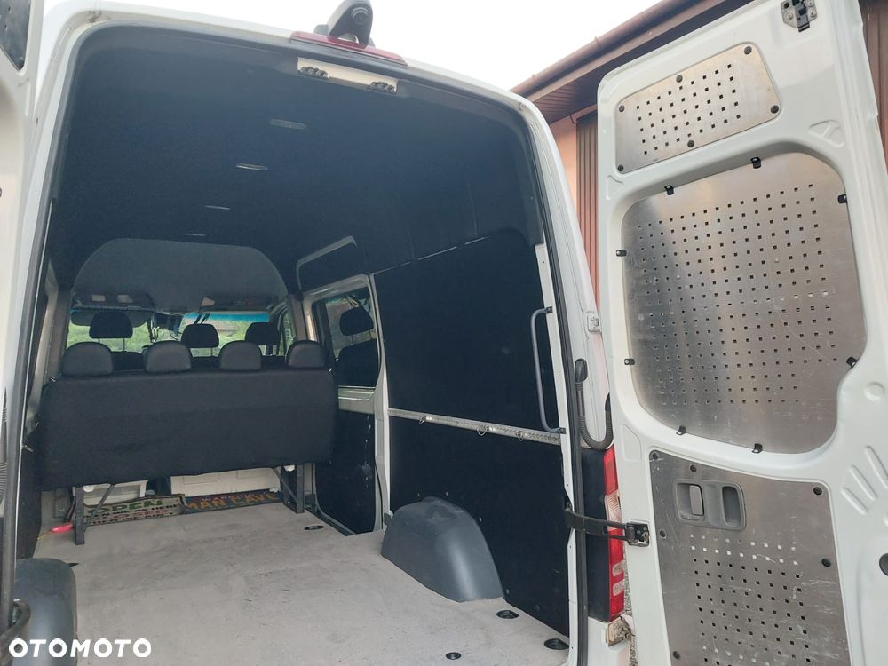 Mercedes-Benz Sprinter - 13