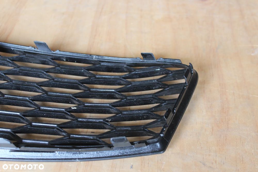 KRATKA ZDERZAKA PRAWA AUDI RS6 RS7 C7 LIFT 4G0807682T 2015 - 7