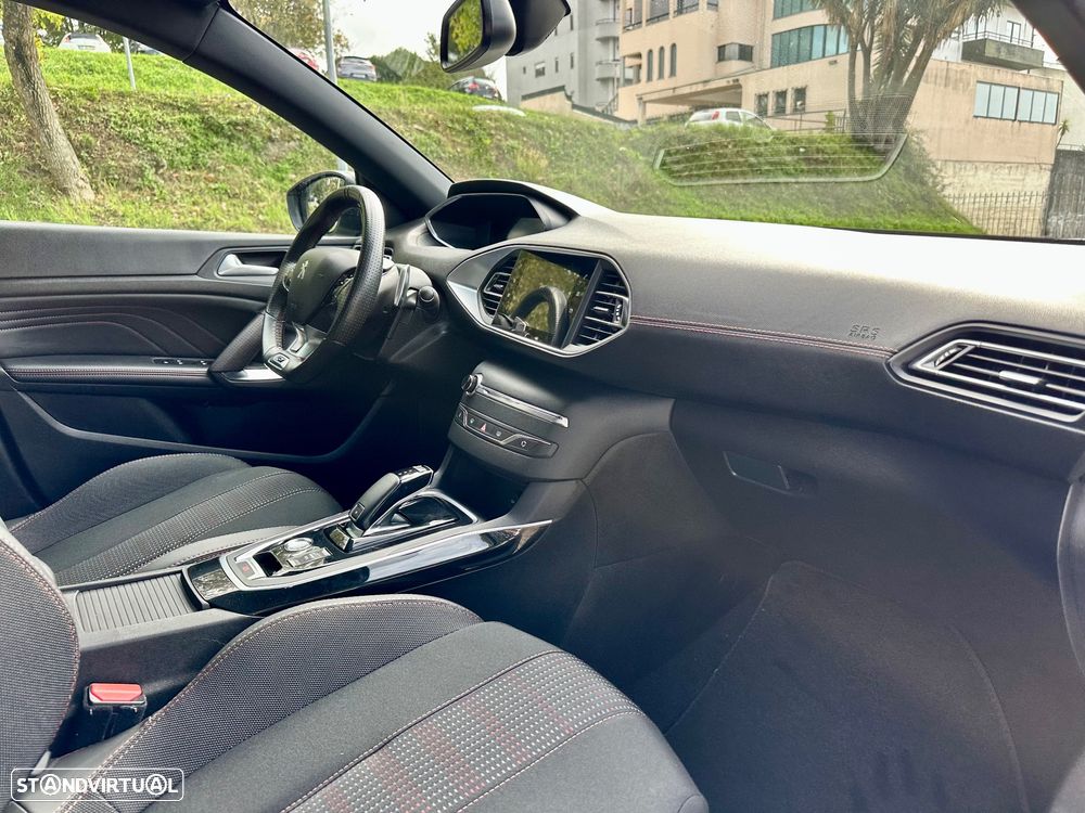 Peugeot 308 SW 1.5 BlueHDi GT EAT8 - 41