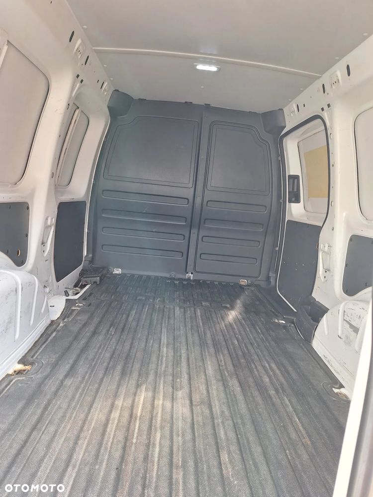 Volkswagen Caddy - 15