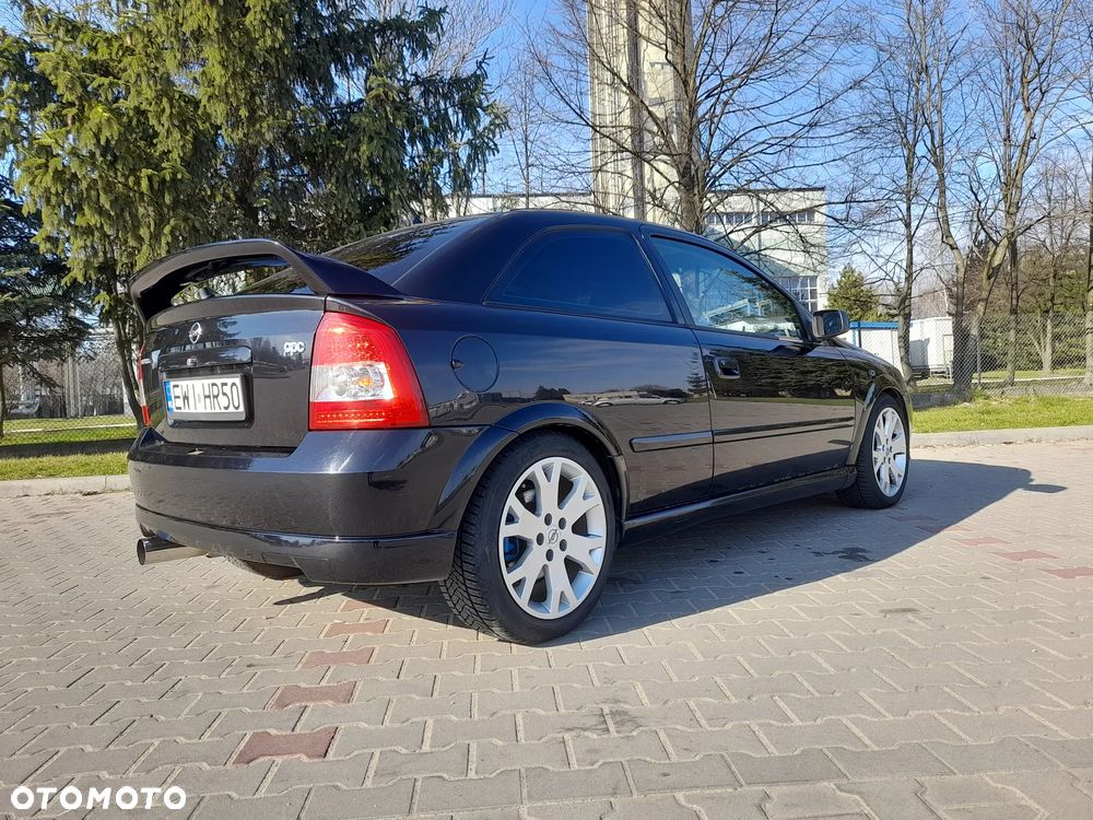 Opel Astra 2.0 Turbo OPC - 4