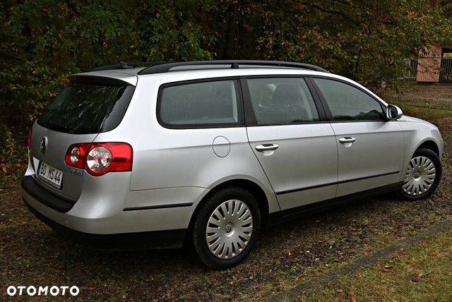 Volkswagen Passat 2.0 TDI Comfortline - 11