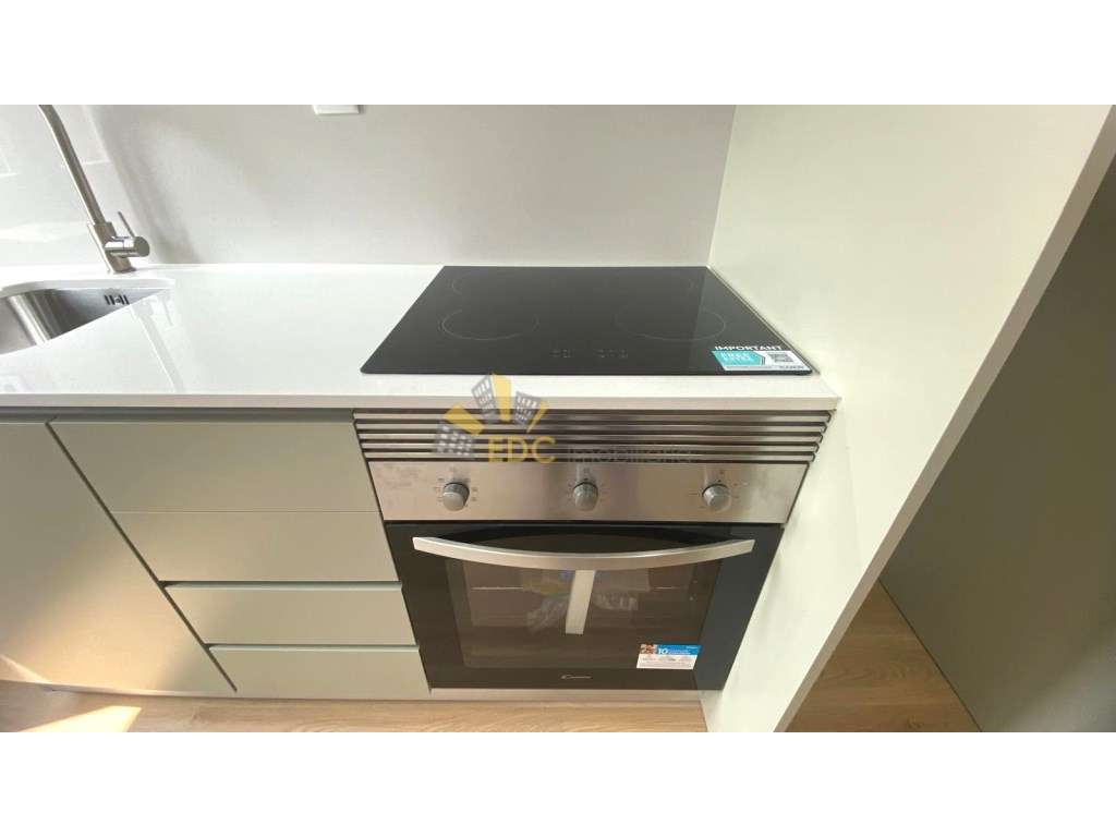 Para arrendamento | Apartamento T2 | Totalmente Remodelado | Locali... - Grande imagem: 2/23