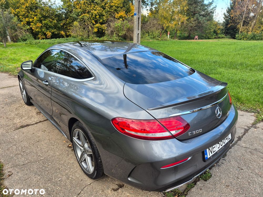 Mercedes-Benz Klasa C 300 9G-TRONIC AMG Line - 11