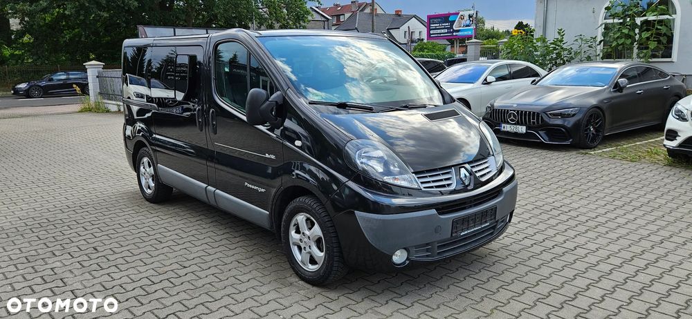 Renault Trafic 2.0 dCi 115 FAP Passenger Black Edition - 1