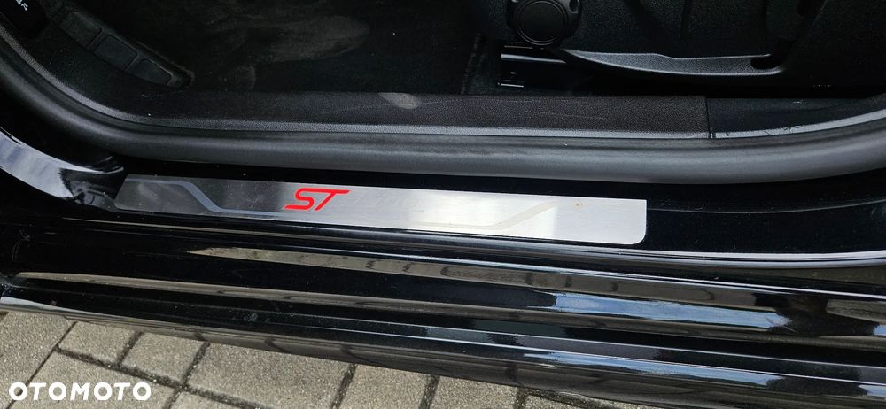 Ford Focus 1.5 EcoBoost Start-Stopp-System ST-LINE - 19