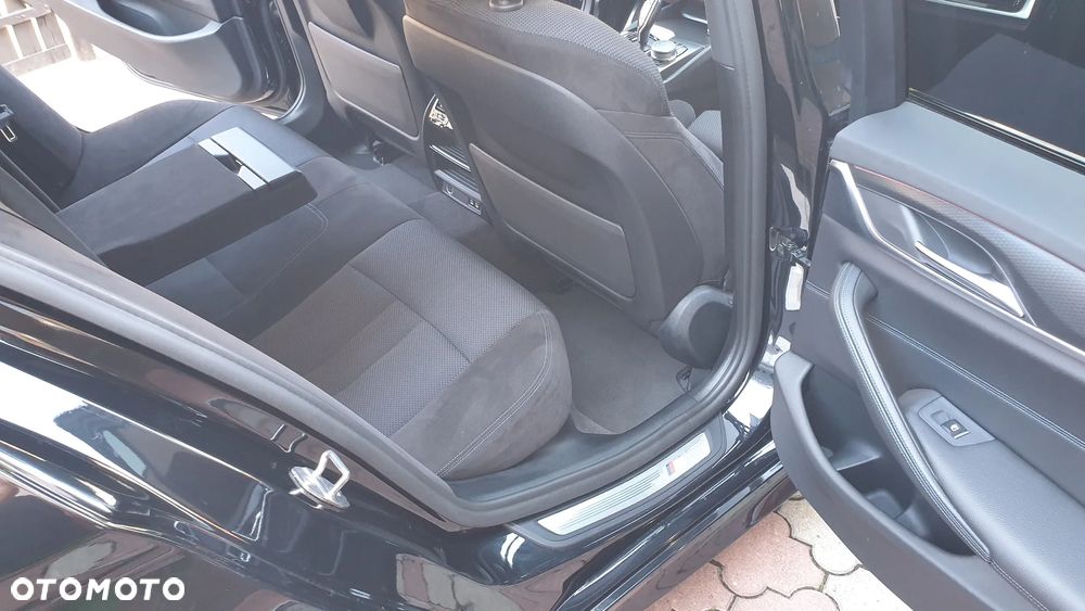 BMW Seria 5 520d MHEV Sport - 35