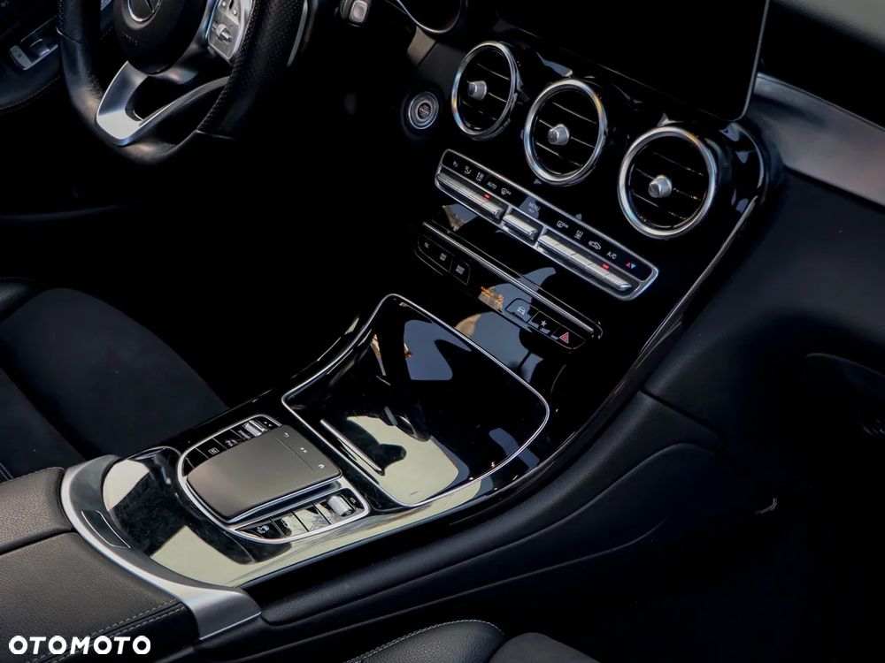 Mercedes-Benz GLC 300 de 4-Matic AMG Line - 16