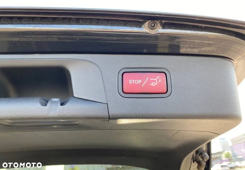 Mercedes-Benz GLC 300 e 4-Matic - 11