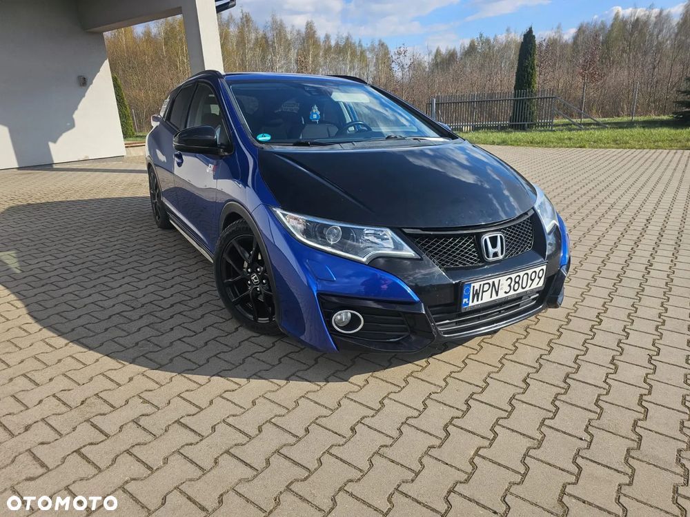 Honda Civic 1.6 i-DTEC Executive Black Edition - 1