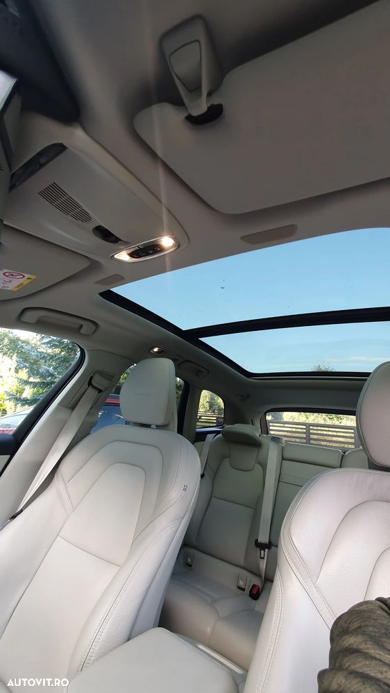 Volvo XC 60 D5 AWD Geartronic Inscription - 9