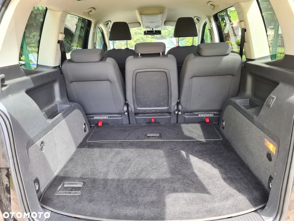 Volkswagen Touran - 8