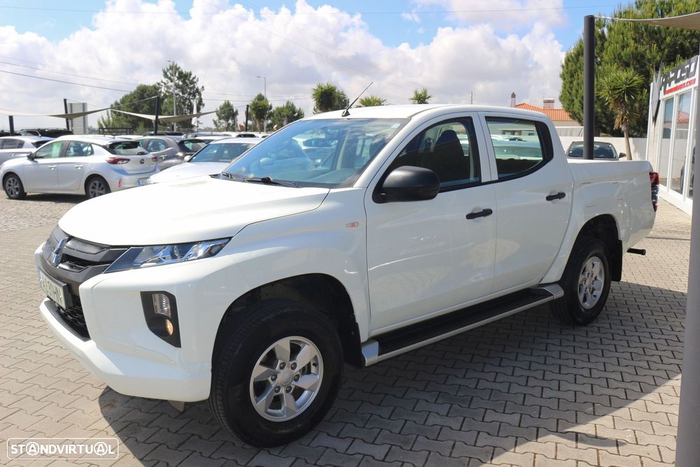 Mitsubishi L200 2.3 DI-D Space Cab Invite Strakar Look 4WD - 15