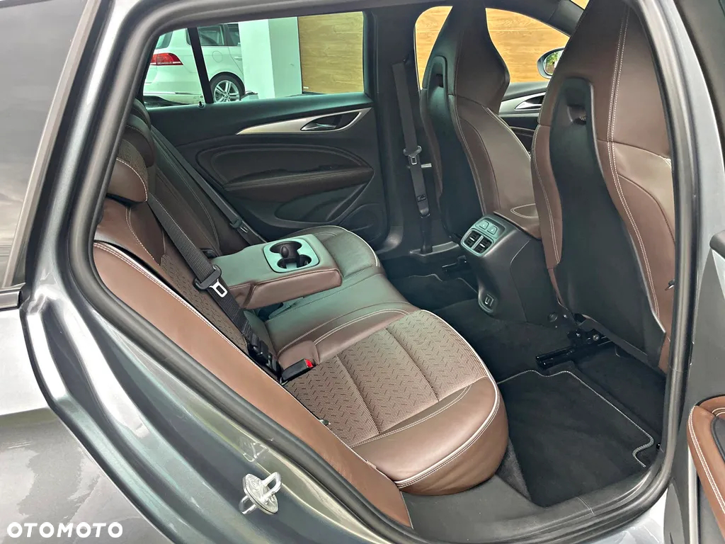 Opel Insignia 2.0 T 4x4 GSi S&S - 34