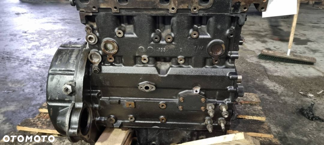 SILNIK SŁUPEK BOBCAT T2556 2166/2200 PERKINS - 4