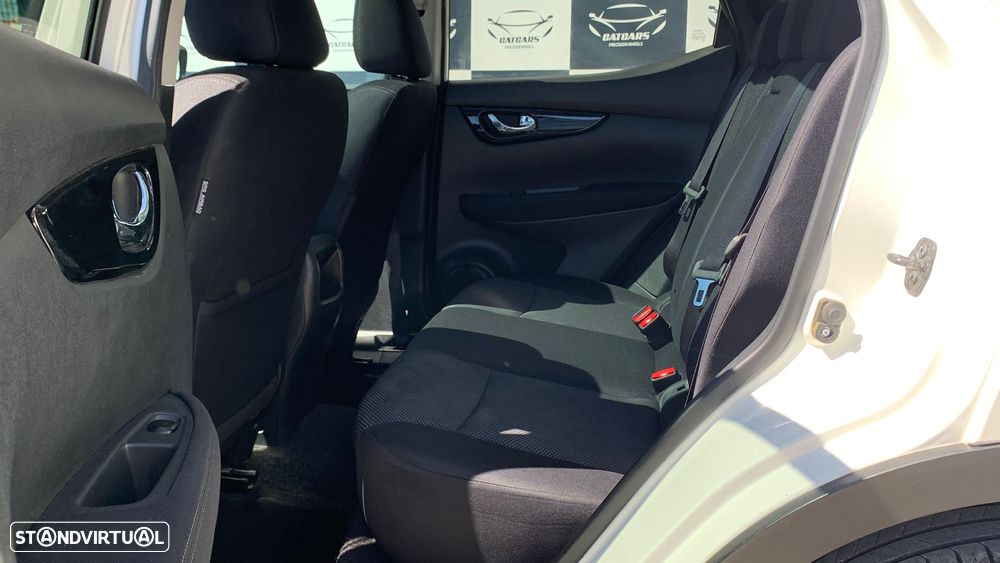 Nissan Qashqai 1.5 dCi N-Connecta - 24