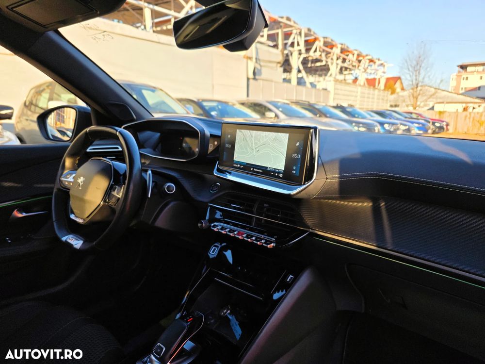 Peugeot 2008 PureTech 130 EAT8 GT Pack - 16