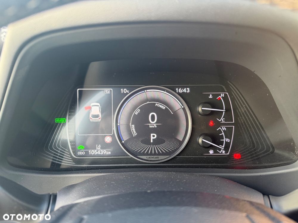 Lexus UX 250h - 22