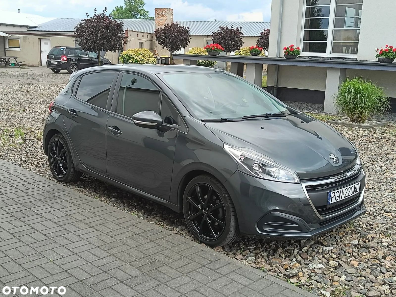 Peugeot 208 1.2 PureTech Allure - 1