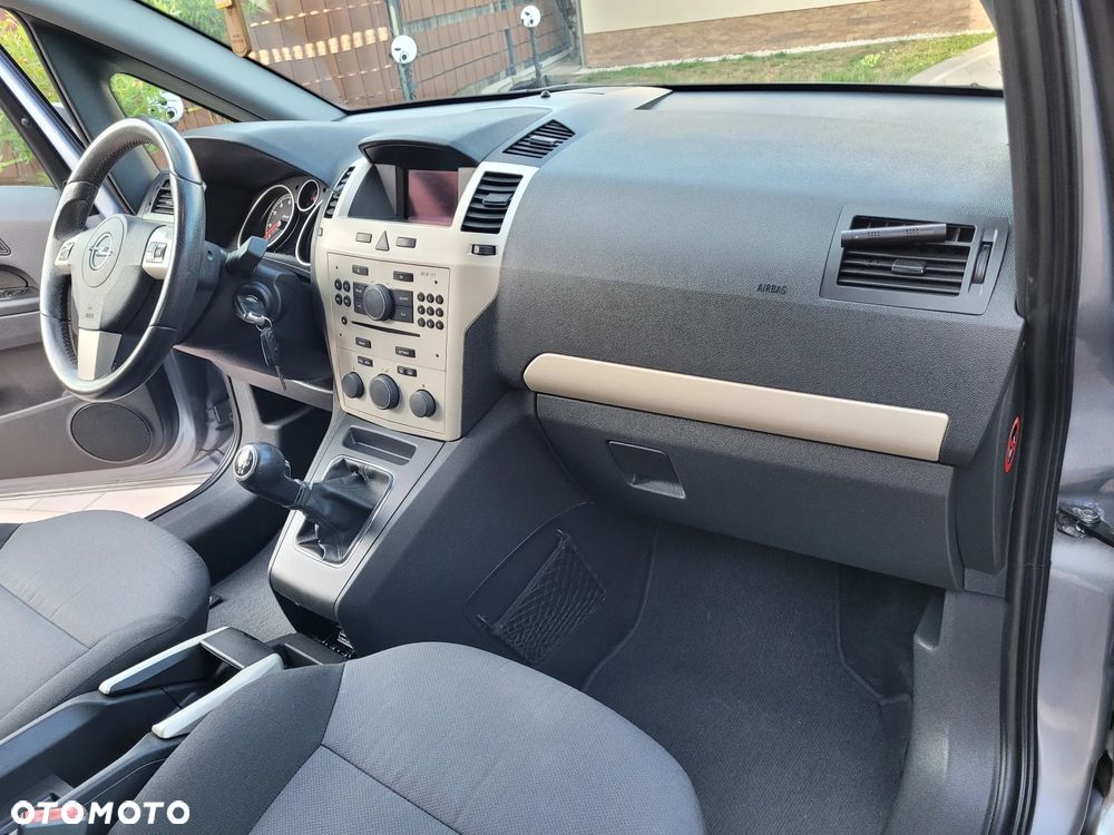 Opel Zafira - 15