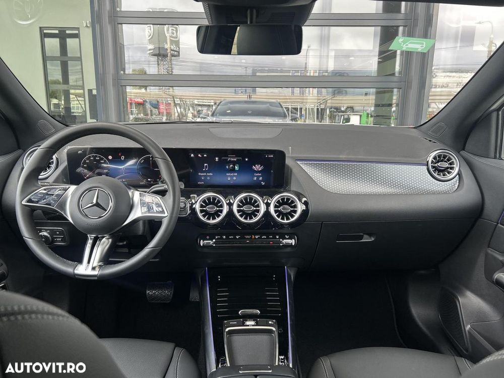 Mercedes-Benz GLA - 8