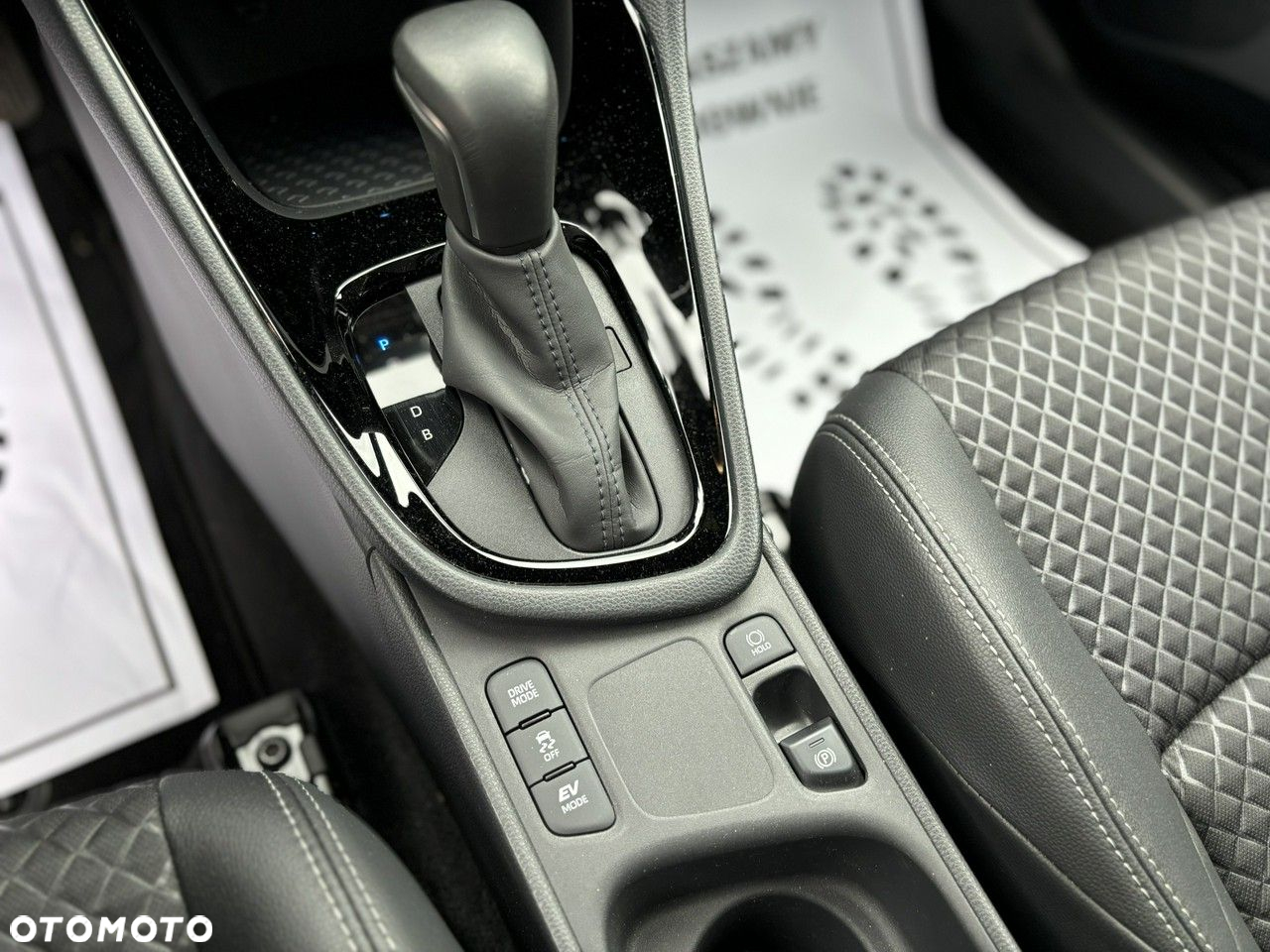 Toyota Yaris - 22