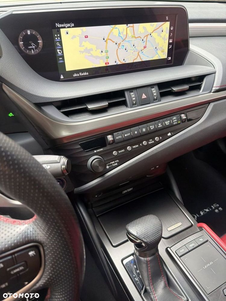 Lexus ES 300h F Sport - 20