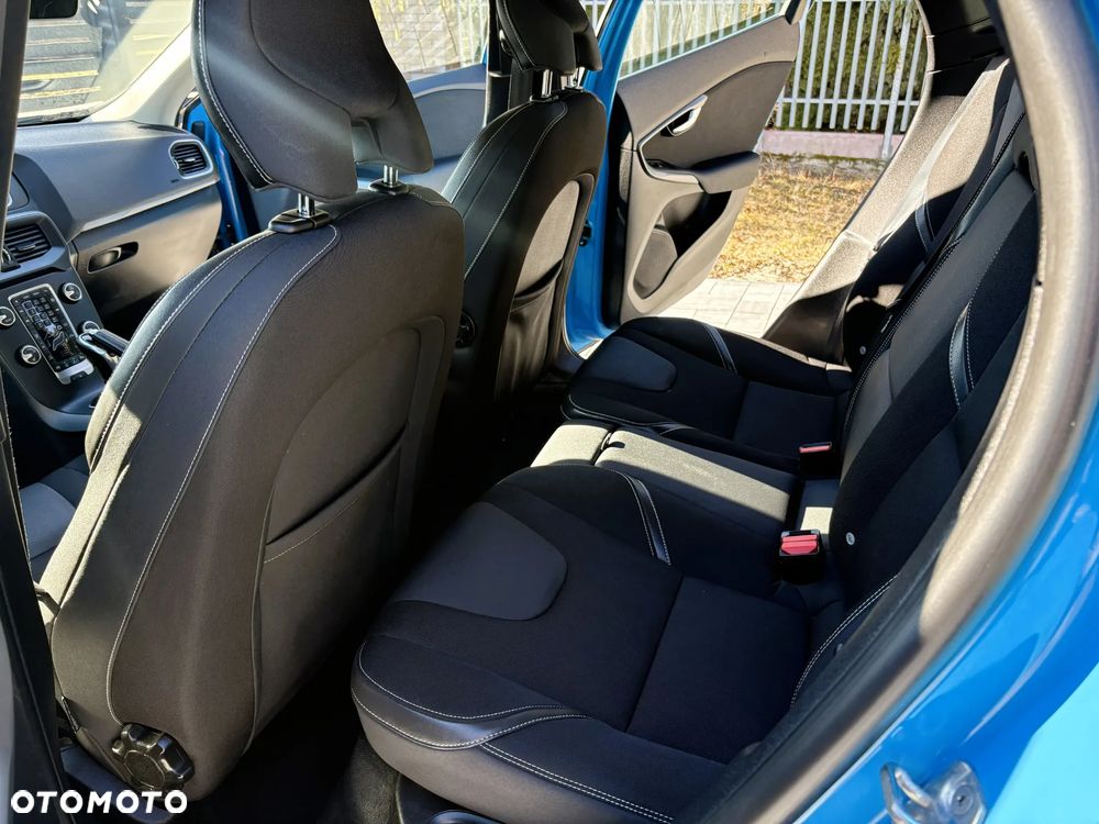 Volvo V40 D4 Geartronic RDesign - 22