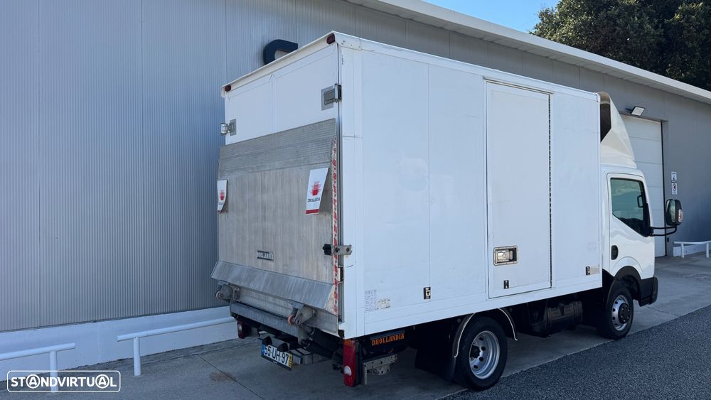 Nissan Cabstar C/ Plat. Elevatória NT 400 3.0 dCi - 6