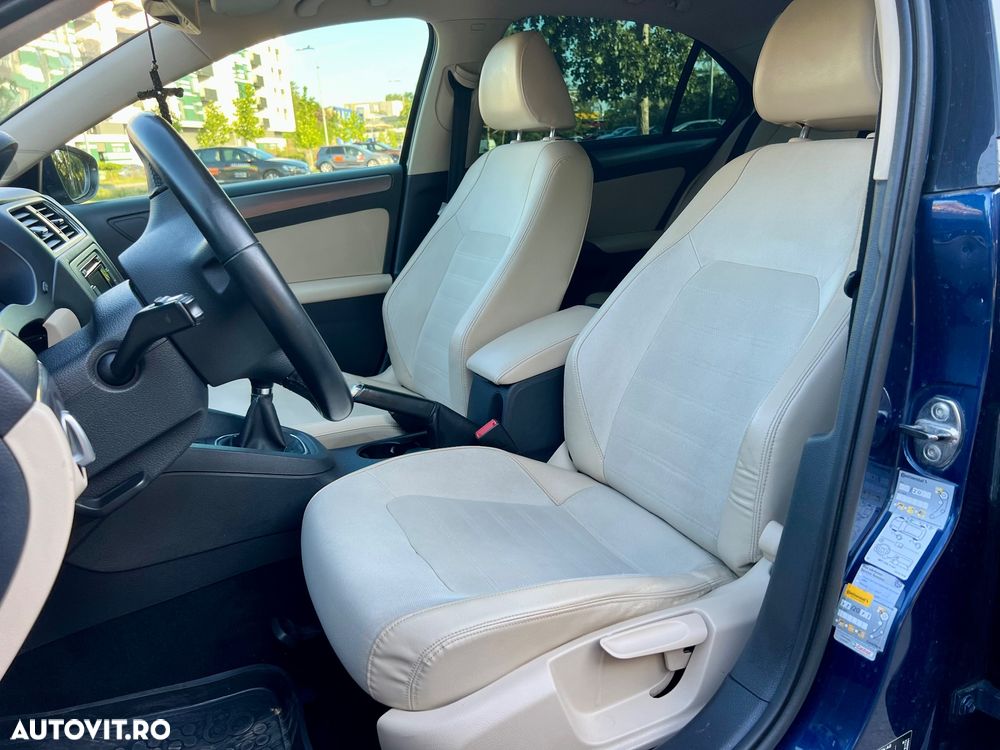 Volkswagen Jetta - 6