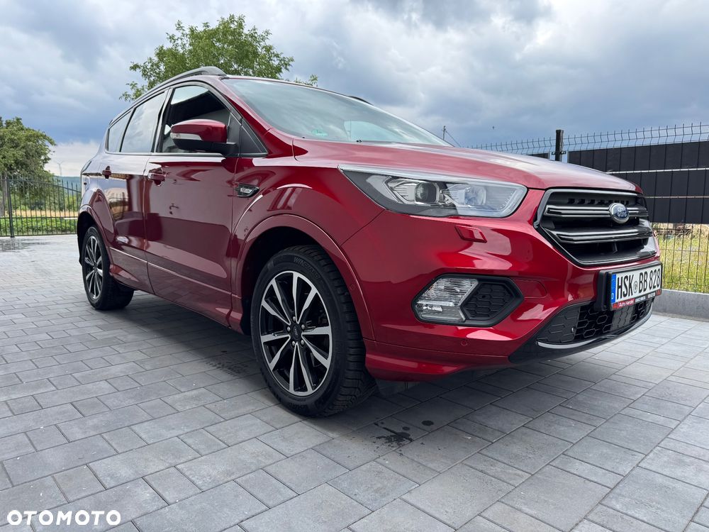 Ford Kuga 1.5 EcoBoost 2x4 ST-Line - 4