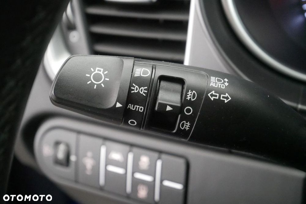 Kia Ceed 1.5 T-GDI M - 22